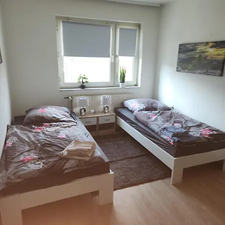 Monteurwohnung Dgl In Der Naehe Zur Veltinsarena דירה *